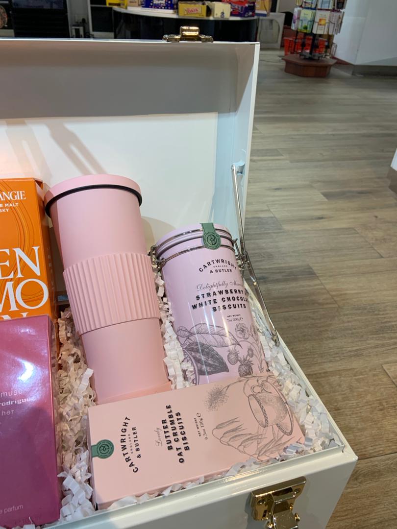 Fleur on the Rocks - Image 5