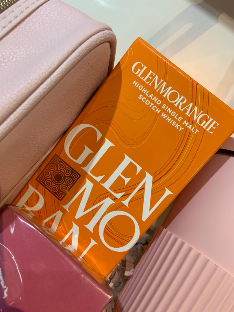 Fleur on the Rocks - Image 3