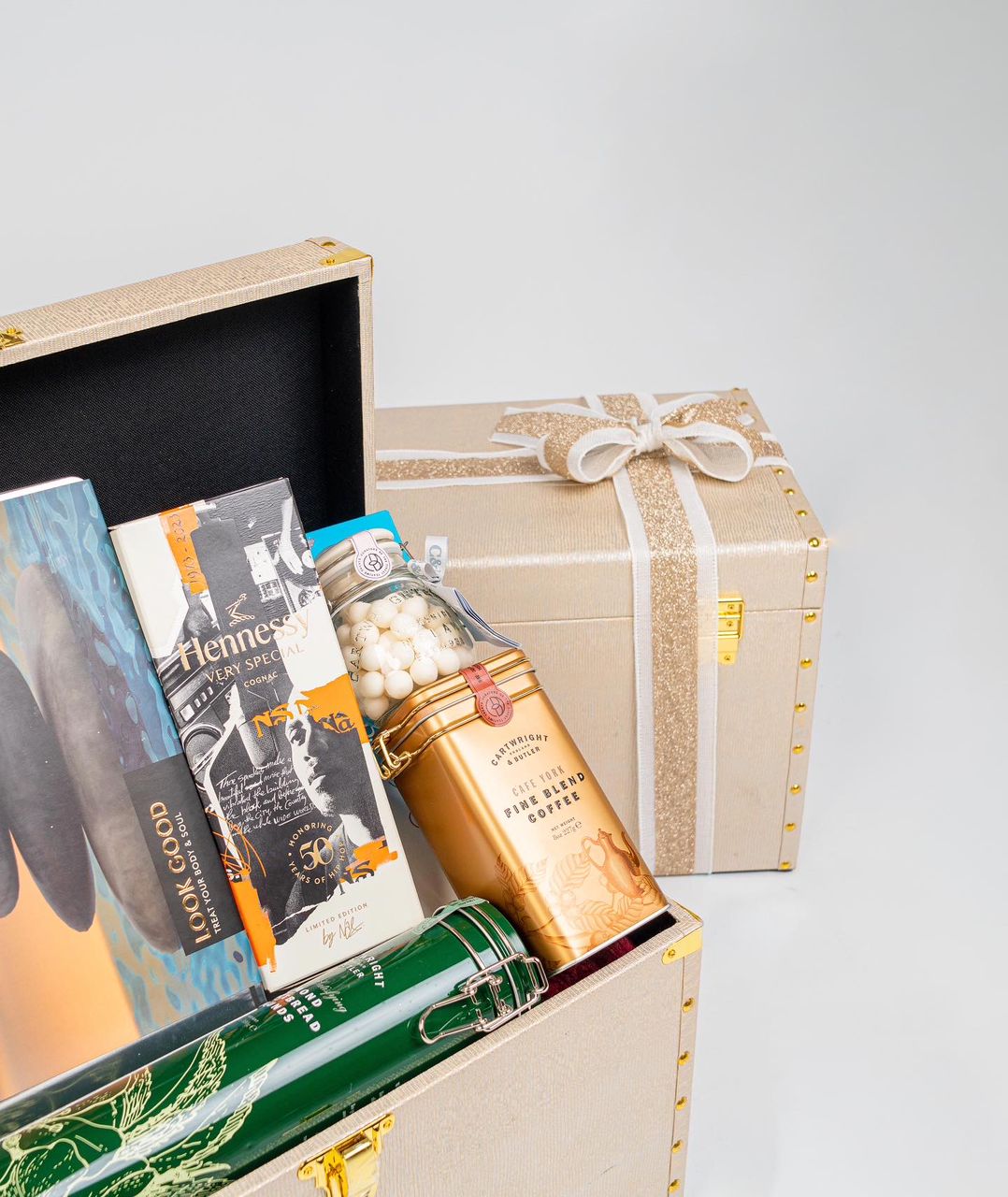 Gilded Elegance - Image 2